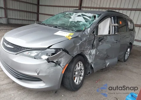 2020 Chrysler Voyager Lxi из США, поврежденный, VIN 2C4RC1DG1LR257223